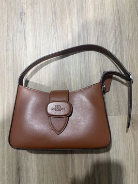 Coach Smooth Leather Shoulder Bag in Chestnut Brown